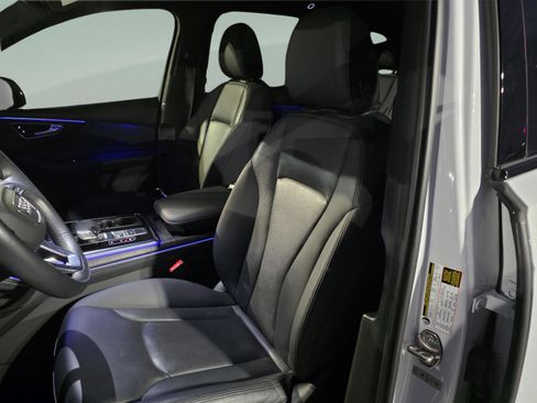 Used 2022 Audi Q7 3.0T Prestige image 11