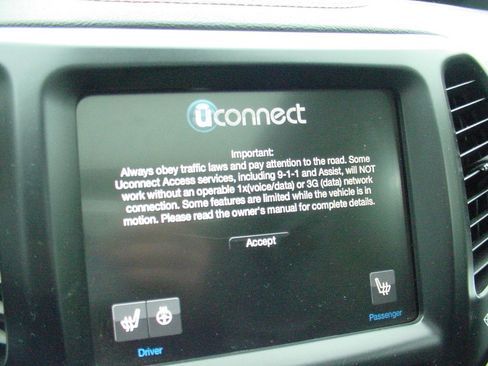 Used 2014 Jeep Cherokee Trailhawk w/ Comfort/Convenience Group image 12