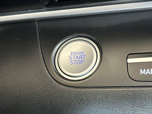 Used 2023 Hyundai Elantra SEL w/ Convenience Package FWD image 28