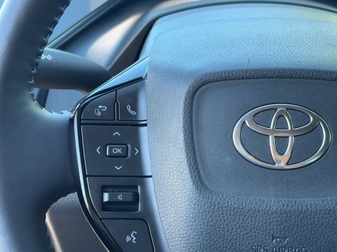 Used 2025 Toyota Prius XLE image 21