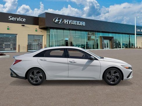 New 2026 Hyundai Elantra Sport FWD image 7