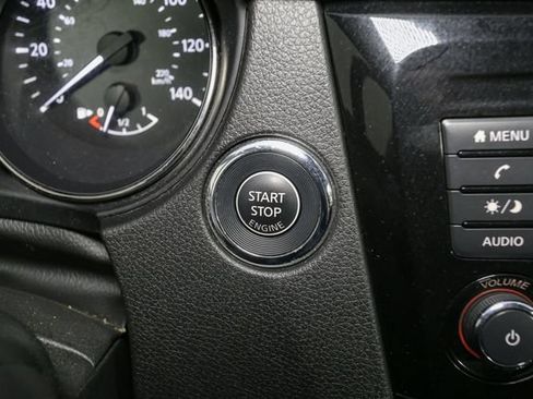 Used 2020 Nissan Rogue SV AWD/4WD image 26