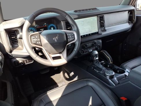 New 2025 Ford Bronco Badlands image 6