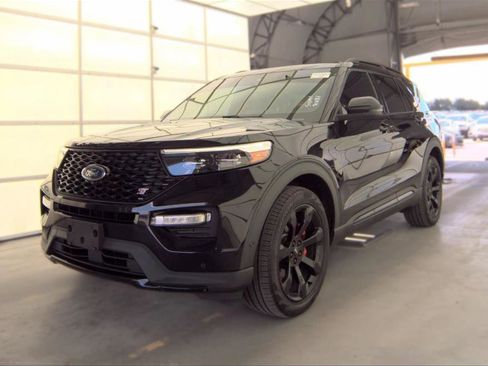 Used 2021 Ford Explorer ST w/ ST Street Pack AWD/4WD image 2