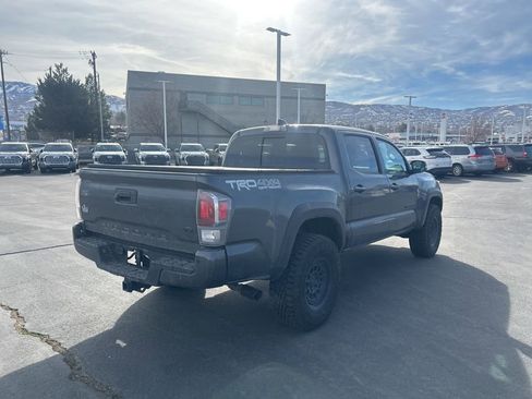 Used 2023 Toyota Tacoma TRD Off-Road w/ TRD Premium Off Road Package image 4