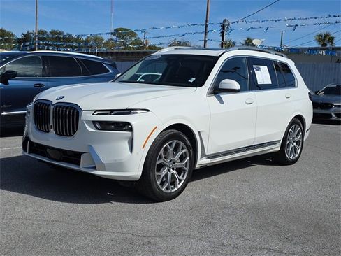 Used 2025 BMW X7 xDrive40i image 8