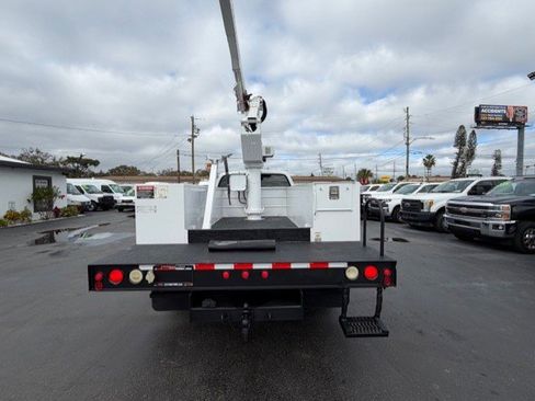 Used 2006 Ford F550 4x4 Regular Cab Super Duty image 7