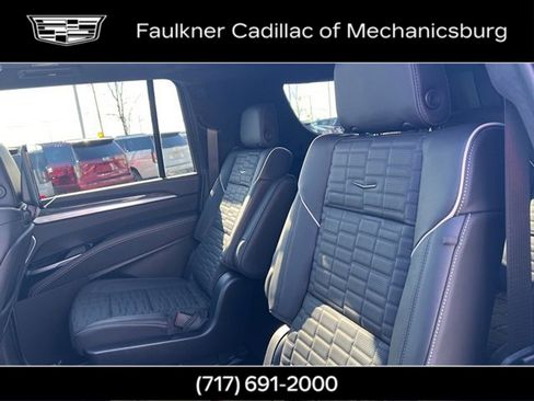 Certified 2025 Cadillac Escalade ESV V image 17