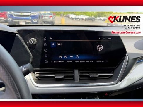 Used 2025 Chevrolet Trax LT FWD image 19