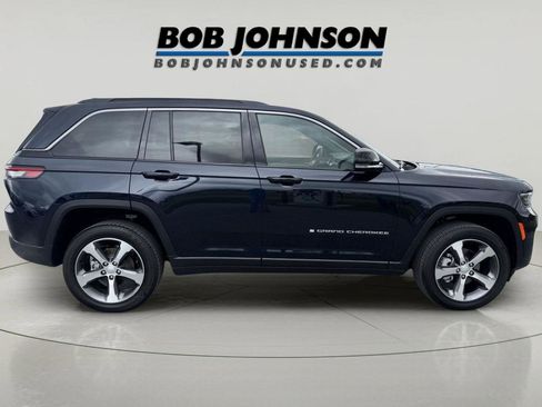 Used 2024 Jeep Grand Cherokee Limited AWD/4WD image 2