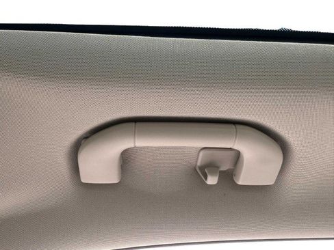 Used 2015 Mercedes-Benz E 400 4MATIC Sedan image 45