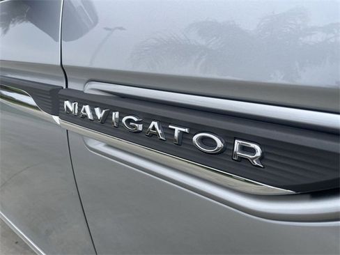 Used 2022 Lincoln Navigator Reserve image 33