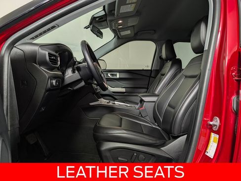 Certified 2022 Ford Explorer XLT w/ Equipment Group 202A RWD image 10
