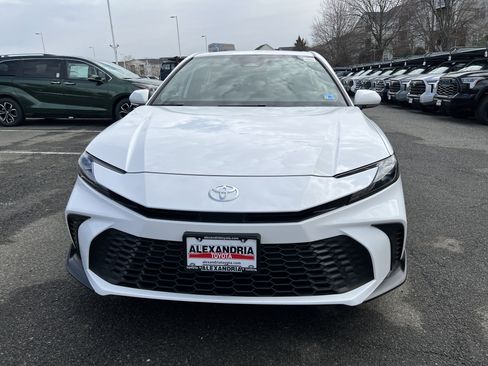 New 2026 Toyota Camry SE image 2