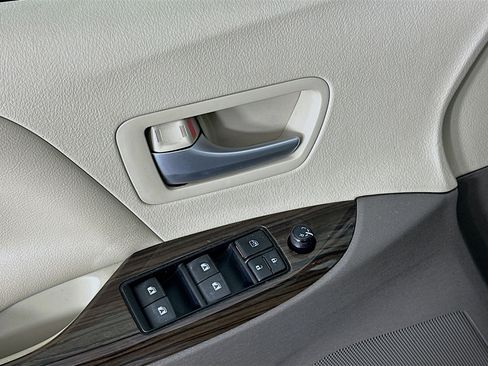 Used 2016 Toyota Sienna XLE image 15