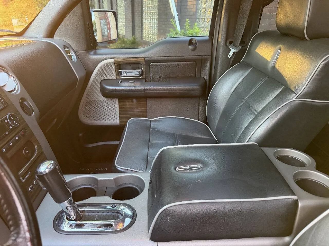 Used 2008 Lincoln Mark LT 4x4 image 14