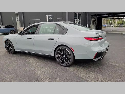 New 2025 BMW 760i xDrive AWD/4WD image 14