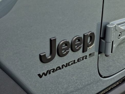 Used 2024 Jeep Wrangler Unlimited Sport AWD/4WD image 30