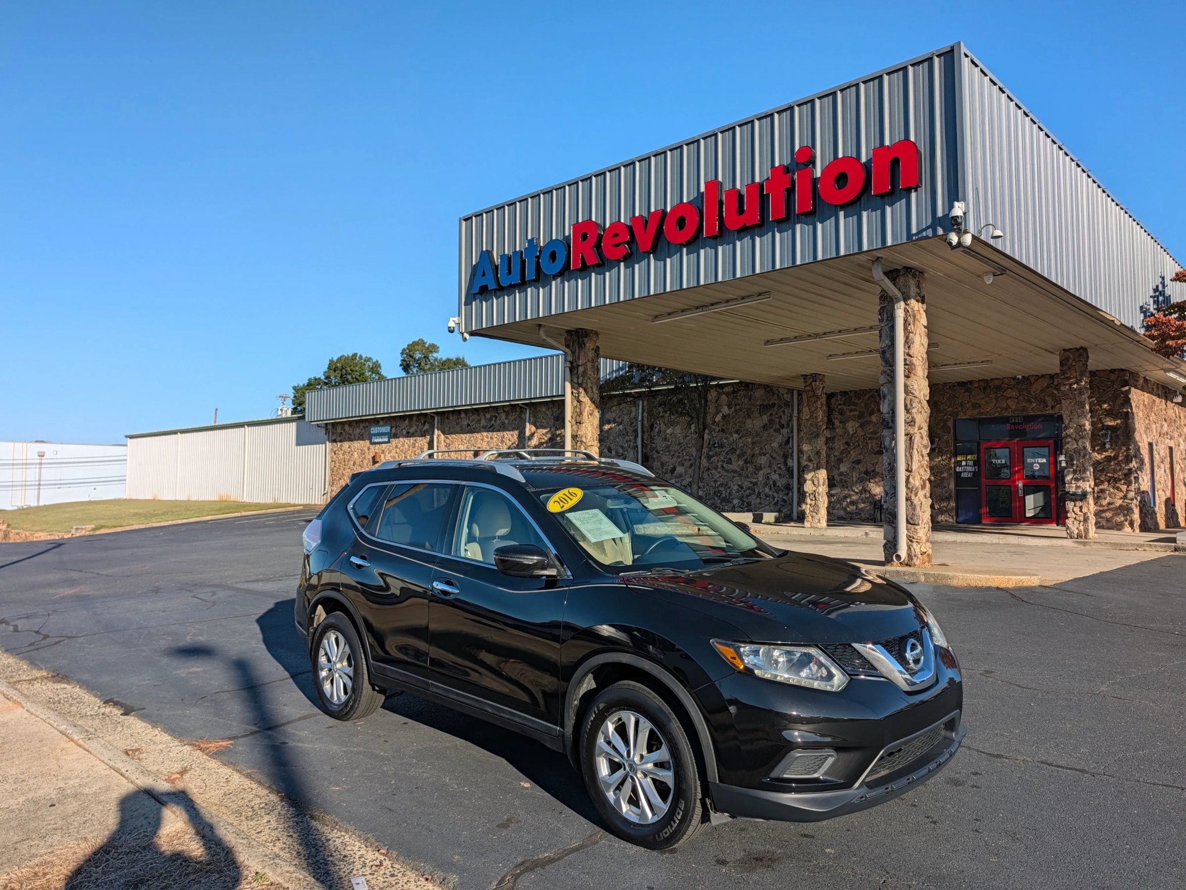 Used 2016 Nissan Rogue SV AWD/4WD image 1