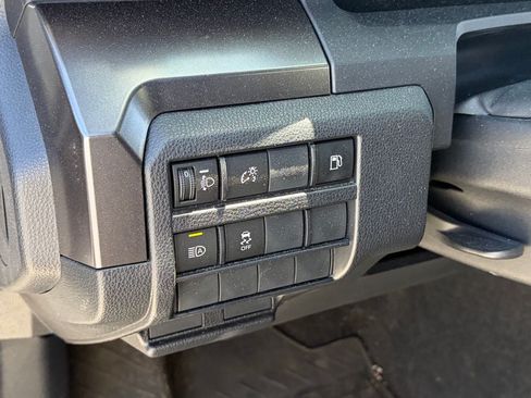 Used 2025 Toyota 4Runner SR5 AWD/4WD image 6