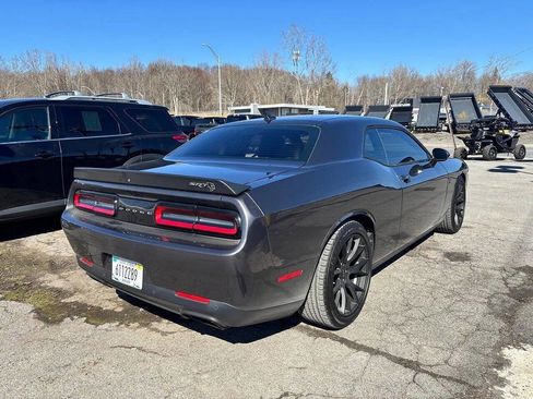 Used 2015 Dodge Challenger SRT Hellcat RWD image 3