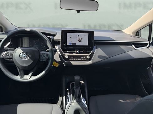 Used 2024 Toyota Corolla LE image 11