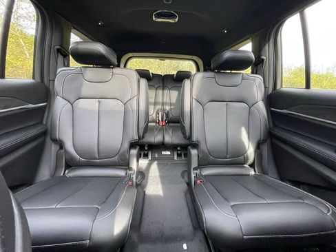 New 2025 Jeep Grand Cherokee L Limited w/ Black Appearance Package image 15