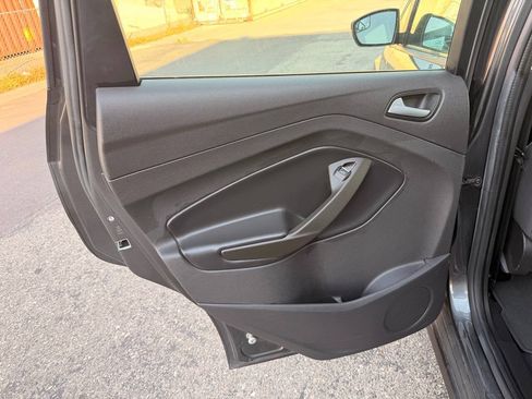 Used 2017 Ford C-MAX SE FWD image 24