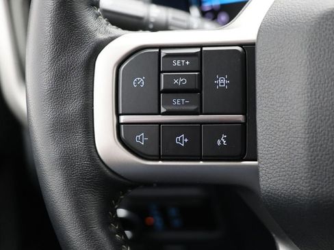 Used 2024 Ford Expedition XLT image 18