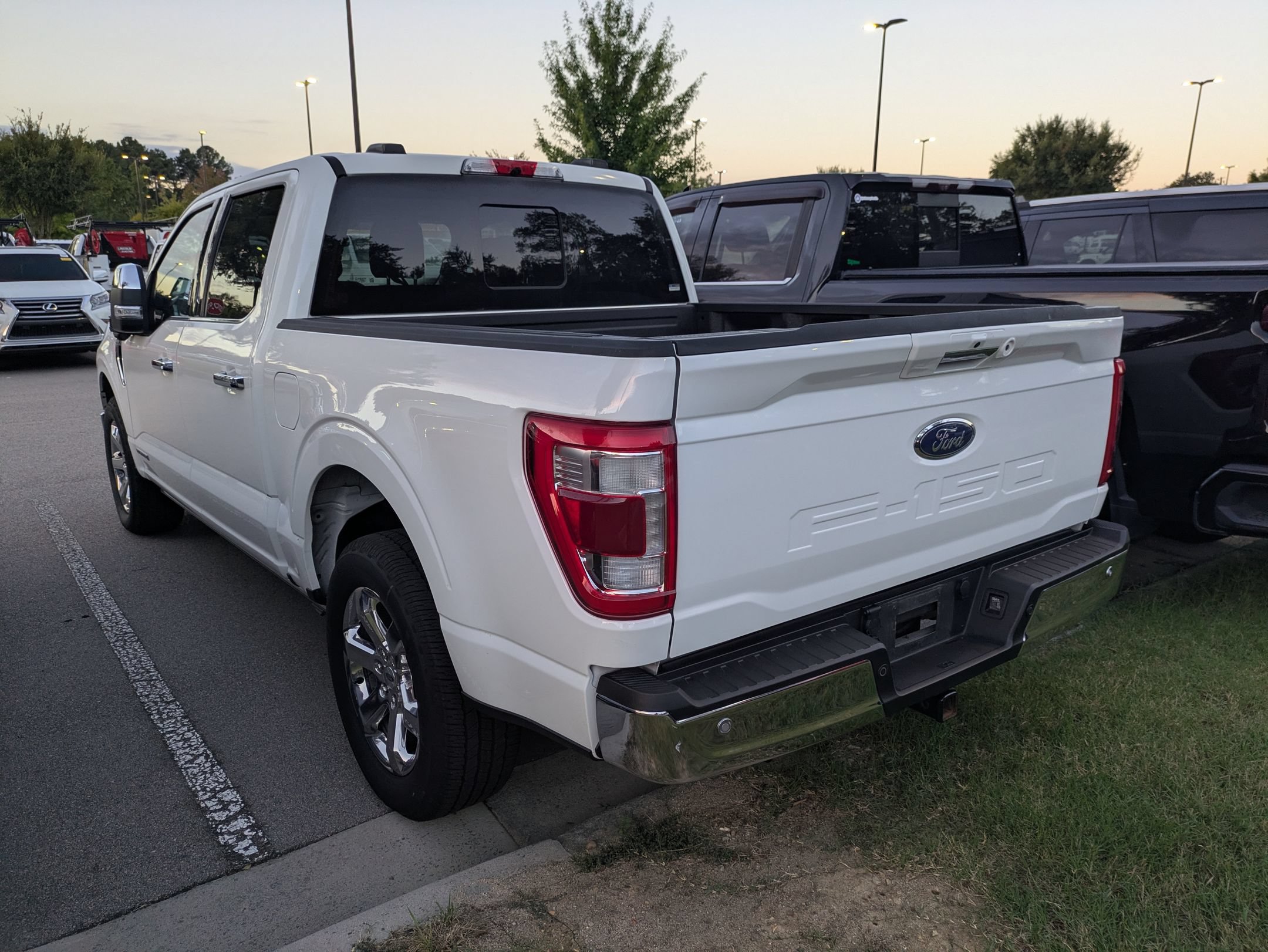 Used 2021 Ford F150 Lariat w/ Equipment Group 502A High AWD/4WD image 4