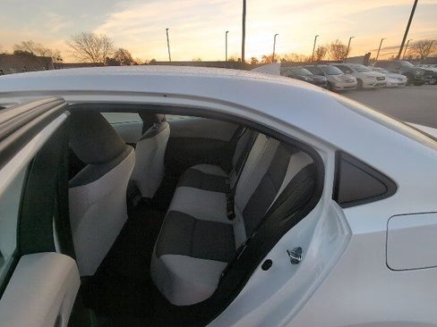 Used 2025 Toyota Corolla LE image 10