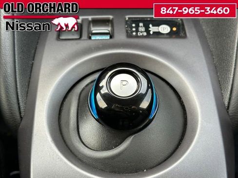 Used 2025 Nissan Leaf S image 17
