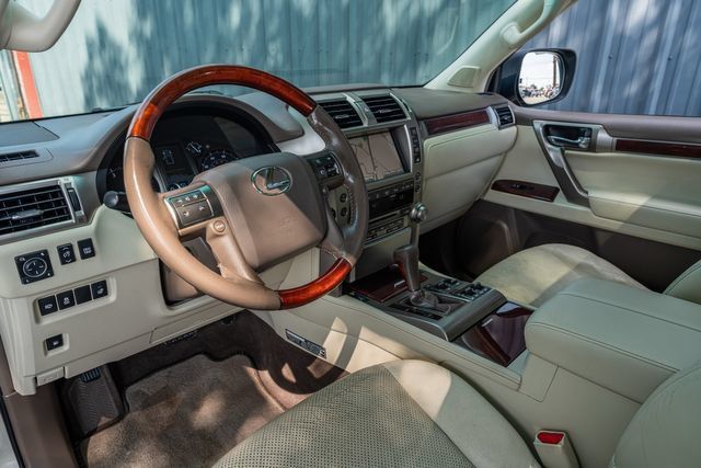 Used 2011 Lexus GX 460 Premium AWD/4WD image 23