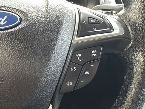 Certified 2022 Ford Edge SEL image 13