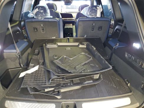 New 2026 Cadillac Vistiq Premium Luxury w/ LPO, Floor Liner Package image 7