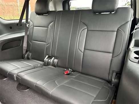 Used 2019 Chevrolet Suburban LT image 20