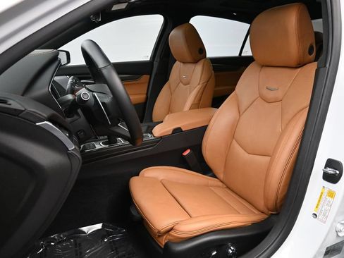 Used 2022 Cadillac CT5 V w/ Platinum Package RWD image 5