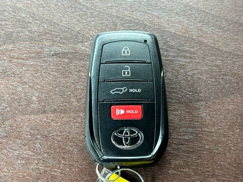 Used 2025 Toyota Sequoia Capstone AWD/4WD image 49