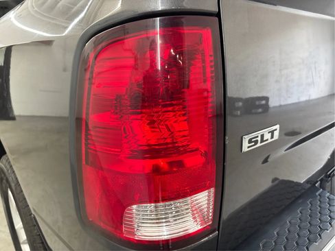 Used 2019 RAM 1500 Classic SLT w/ Luxury Group AWD/4WD image 32
