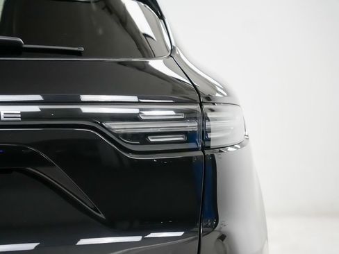 Used 2020 Porsche Cayenne Turbo AWD/4WD image 12