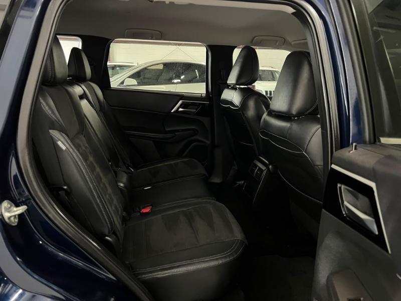 Used 2023 Mitsubishi Outlander SE FWD image 17