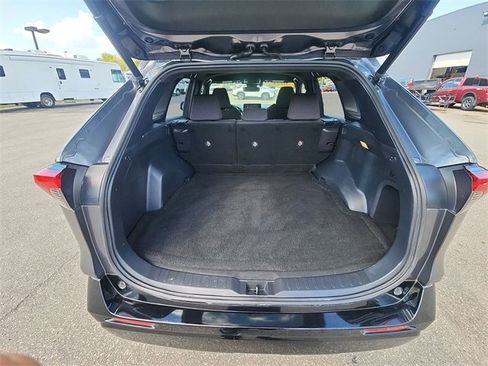 Used 2021 Toyota RAV4 SE image 24