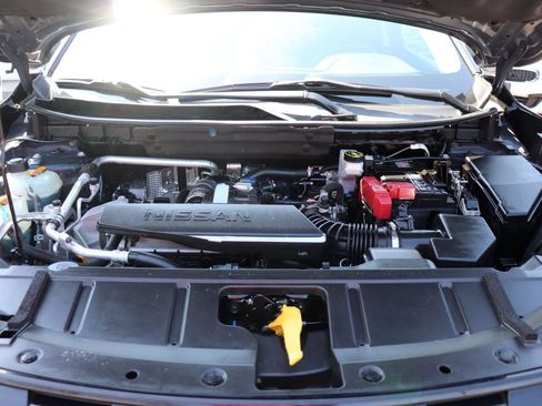 Used 2024 Nissan Rogue S image 44