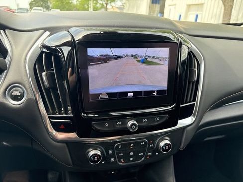 Certified 2020 Chevrolet Traverse LT FWD image 17
