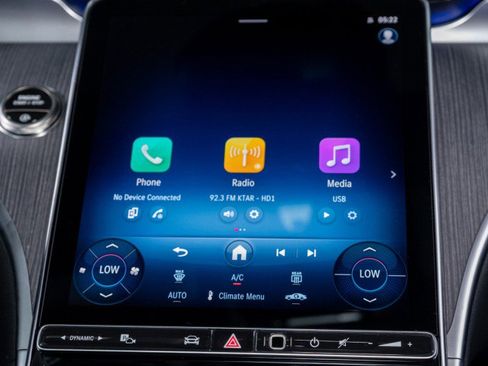 Used 2025 Mercedes-Benz C 300 Sedan image 18