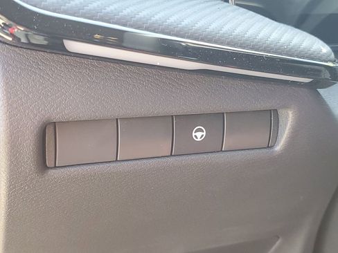 New 2025 Nissan Kicks SR image 12