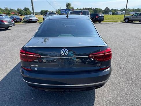 Used 2017 Volkswagen Passat 1.8T R-Line FWD image 31