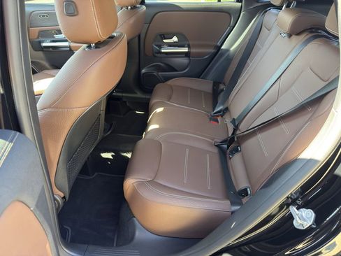 Used 2022 Mercedes-Benz GLA 250 4MATIC image 11