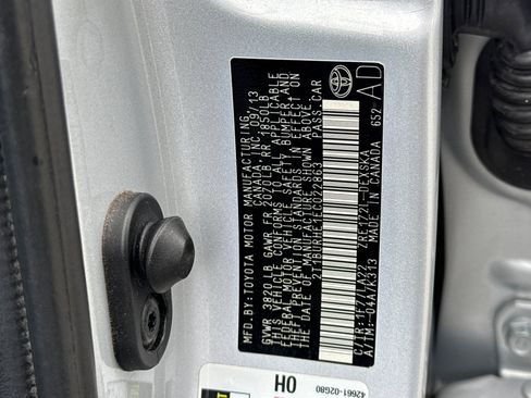 Used 2014 Toyota Corolla S Premium image 22