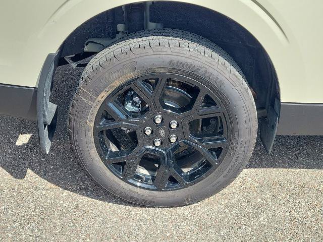 Certified 2025 Ford Maverick XLT w/ XLT Luxury Package AWD/4WD image 7